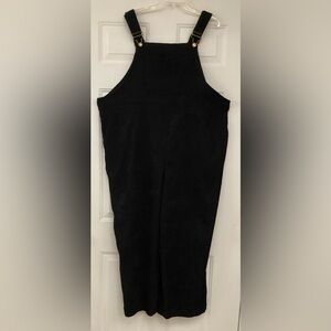 🌟♣️🌟Shein Curve Black Overalls w/Bronze accents. Pockets & Adjustable Straps